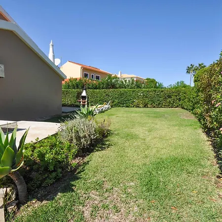 Flores Do Golf Villa *